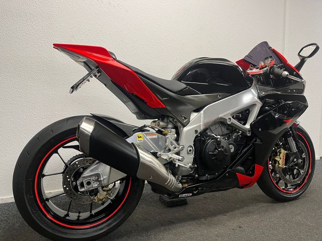 aprilia - rsv-4-r