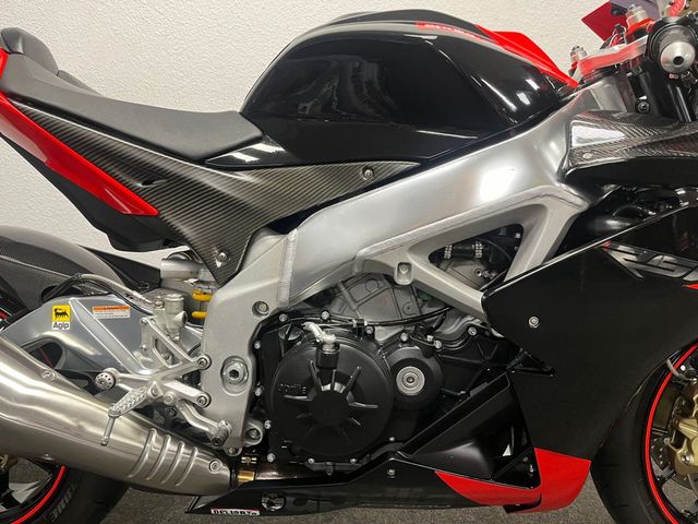 aprilia - rsv-4-r