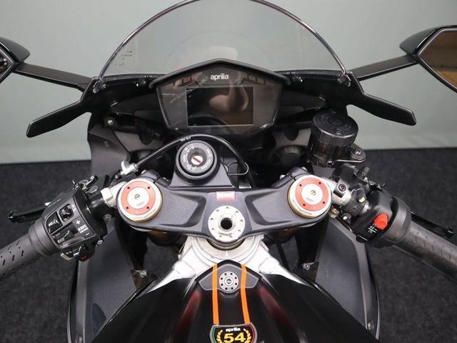 aprilia - rsv-4-r