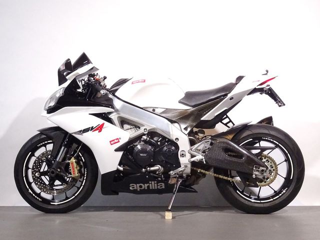 aprilia - rsv-4-r