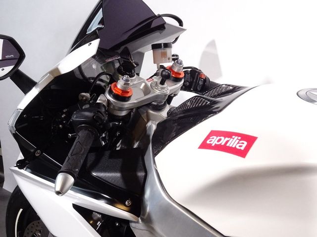 aprilia - rsv-4-r