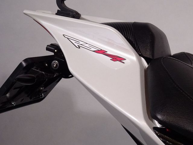 aprilia - rsv-4-r