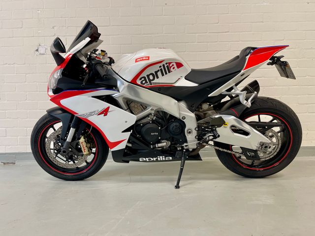aprilia - rsv-4-r