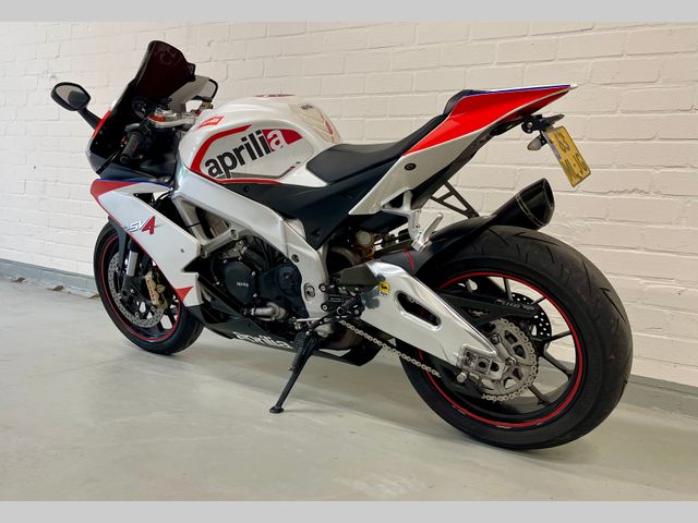 aprilia - rsv-4-r