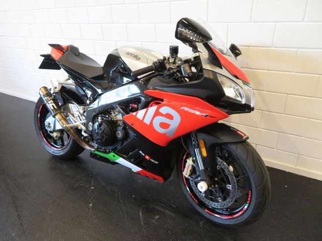 aprilia - rsv-4-r