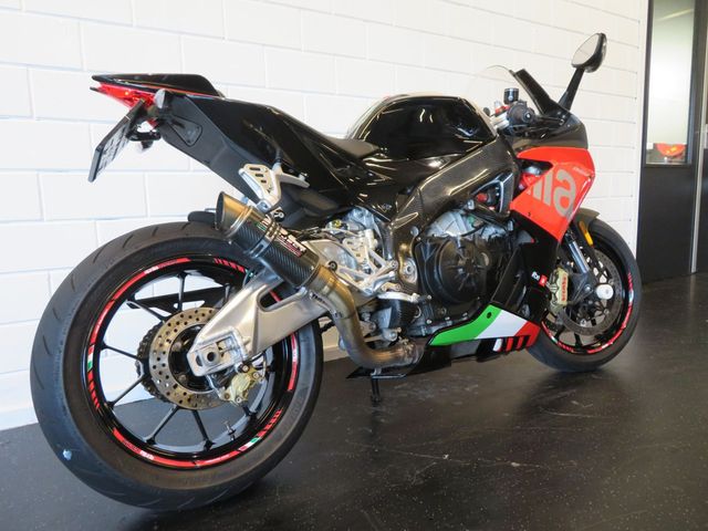 aprilia - rsv-4-r