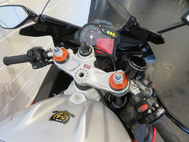 aprilia - rsv-4-r