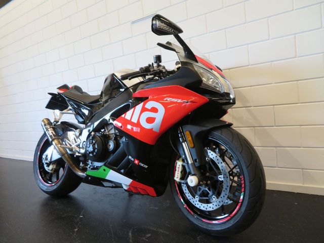 aprilia - rsv-4-r