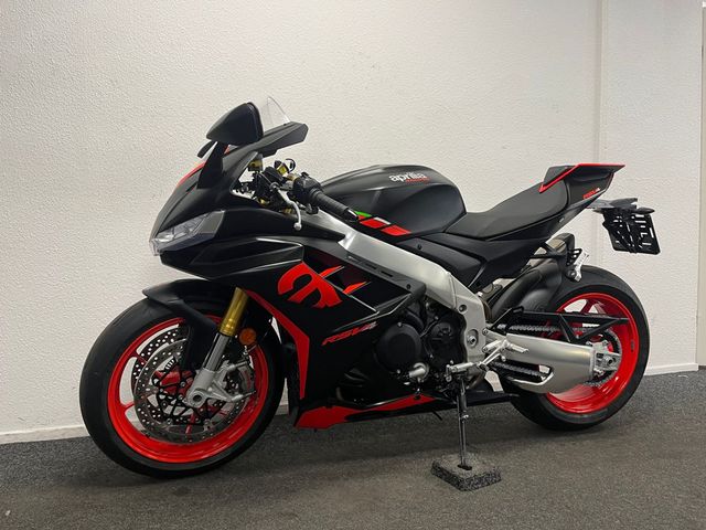 aprilia - rsv-4-r