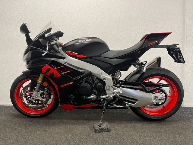 aprilia - rsv-4-r