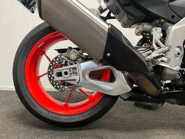 aprilia - rsv-4-r
