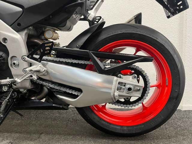 aprilia - rsv-4-r
