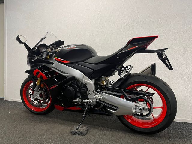 aprilia - rsv-4-r