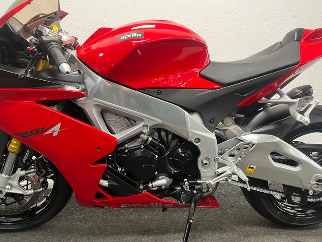 aprilia - rsv-4-r-aprc