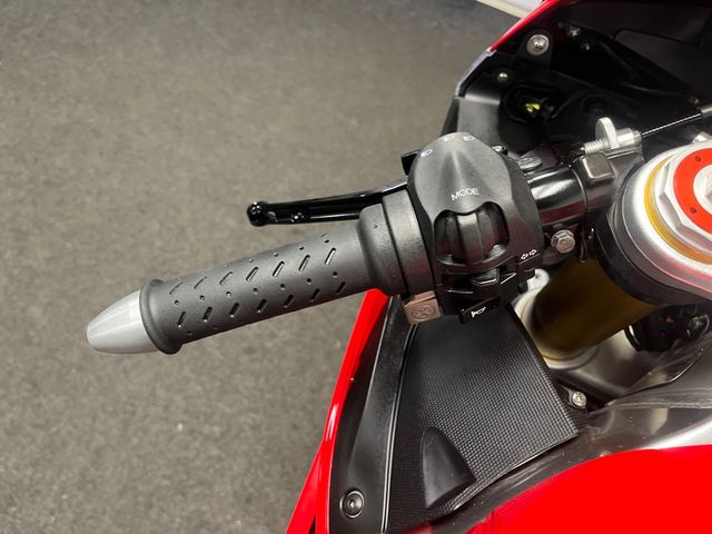 aprilia - rsv-4-r-aprc