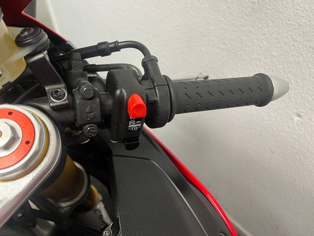 aprilia - rsv-4-r-aprc