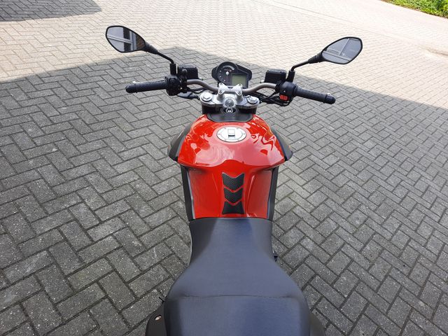 aprilia - sl-750-shiver