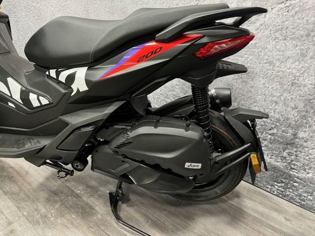 aprilia - sr-gt-200