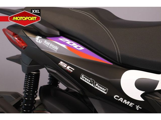 aprilia - sr-gt-200