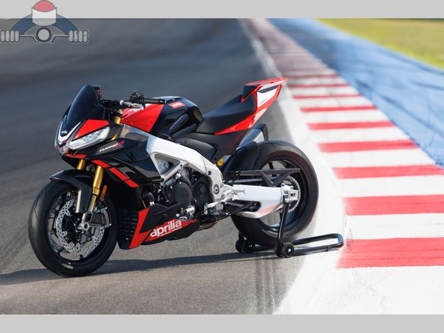 aprilia - tuono--v4-1100-factory