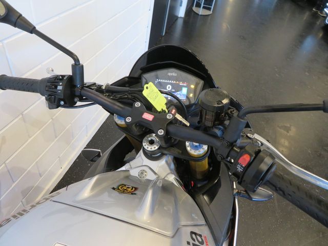 aprilia - tuono--v4-1100-factory