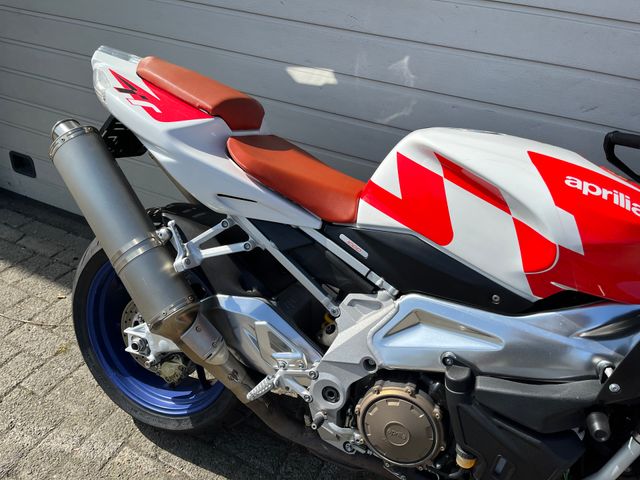 aprilia - tuono-1000-r