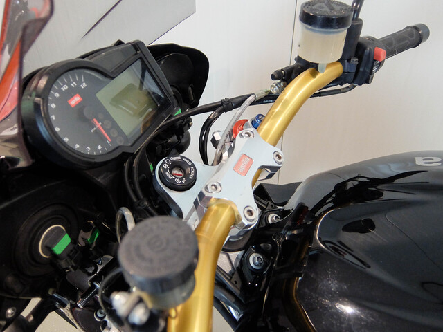 aprilia - tuono-1000-r