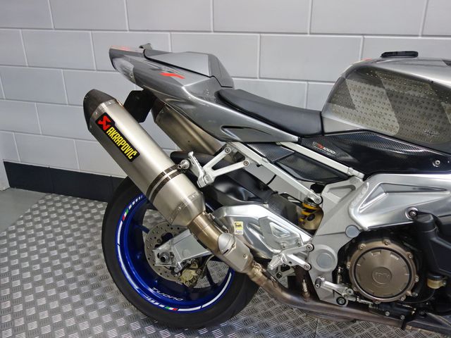 aprilia - tuono-1000-r