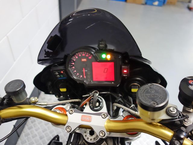 aprilia - tuono-1000-r