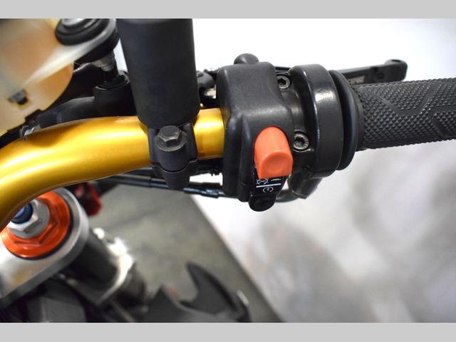 aprilia - tuono-1000-r