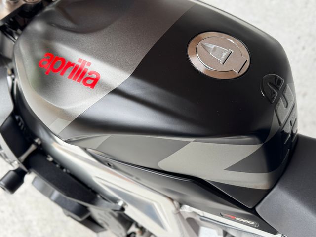 aprilia - tuono-1000-r