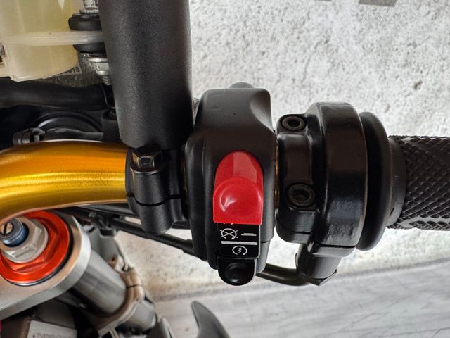 aprilia - tuono-1000-r