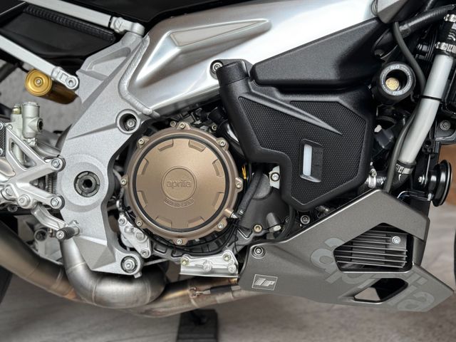 aprilia - tuono-1000-r