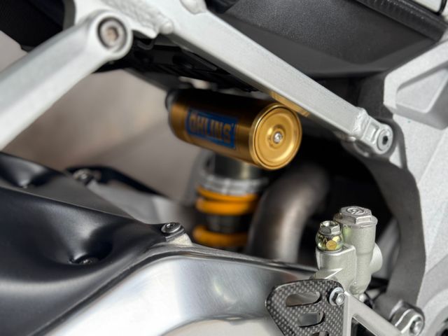 aprilia - tuono-1000-r