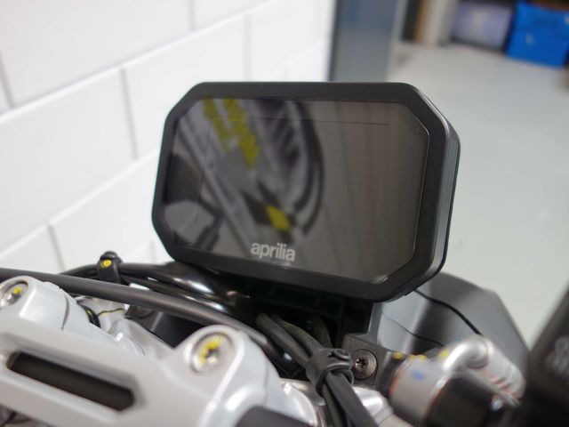 aprilia - tuono-457