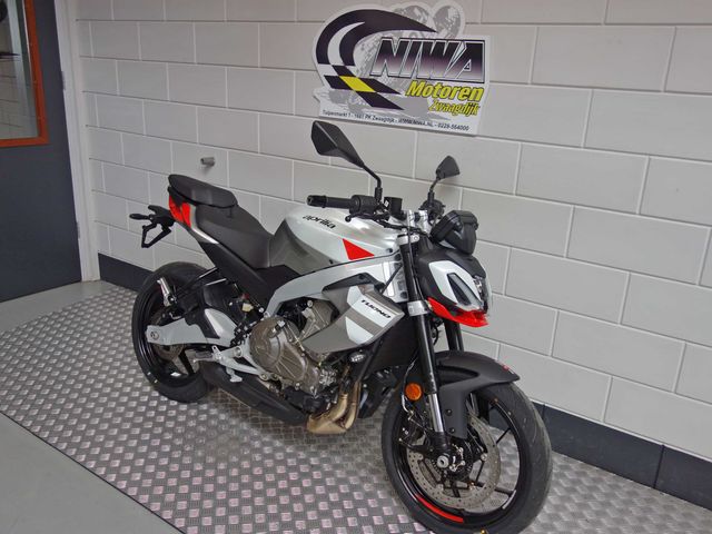 aprilia - tuono-457