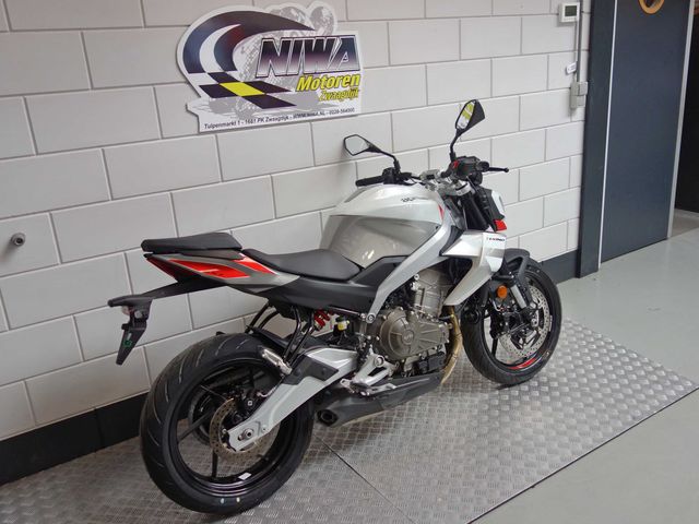 aprilia - tuono-457