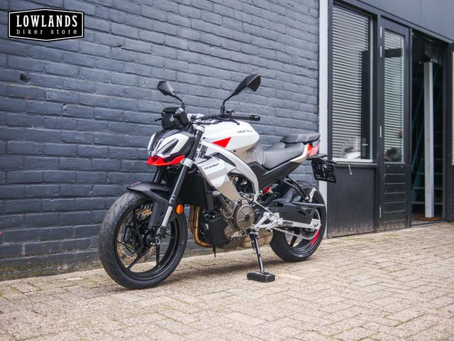 aprilia - tuono-457
