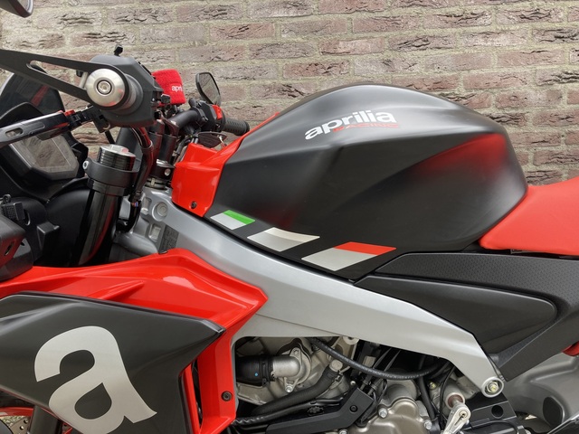 aprilia - tuono-660