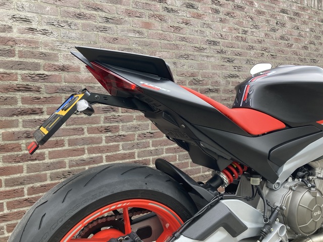 aprilia - tuono-660