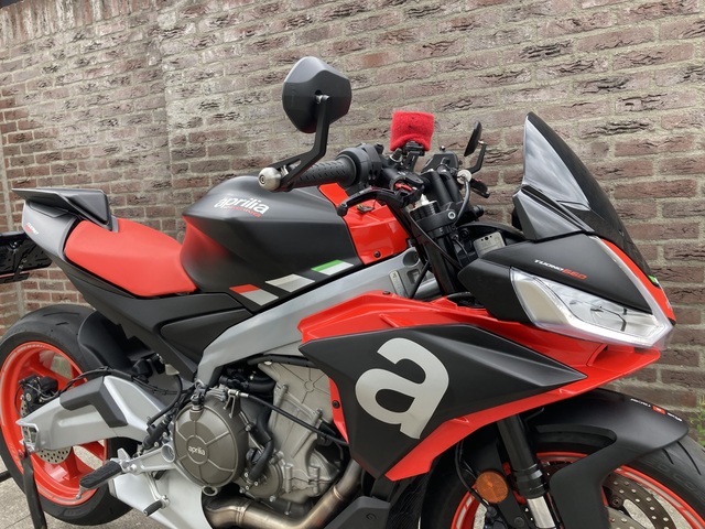 aprilia - tuono-660