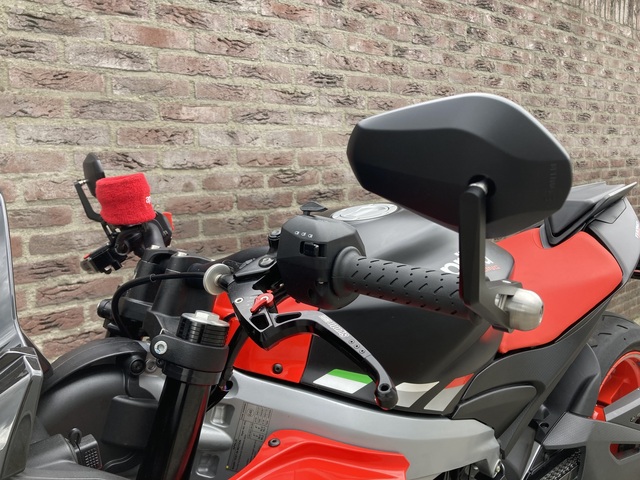 aprilia - tuono-660