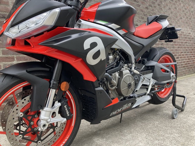 aprilia - tuono-660