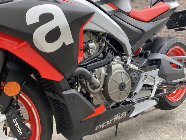 aprilia - tuono-660