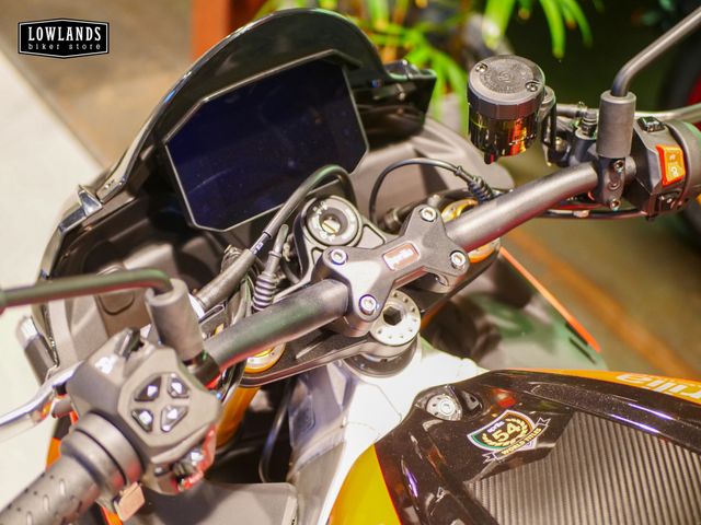 aprilia - tuono-v4-1100-factory