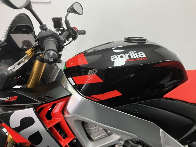 aprilia - tuono-v4-1100-factory