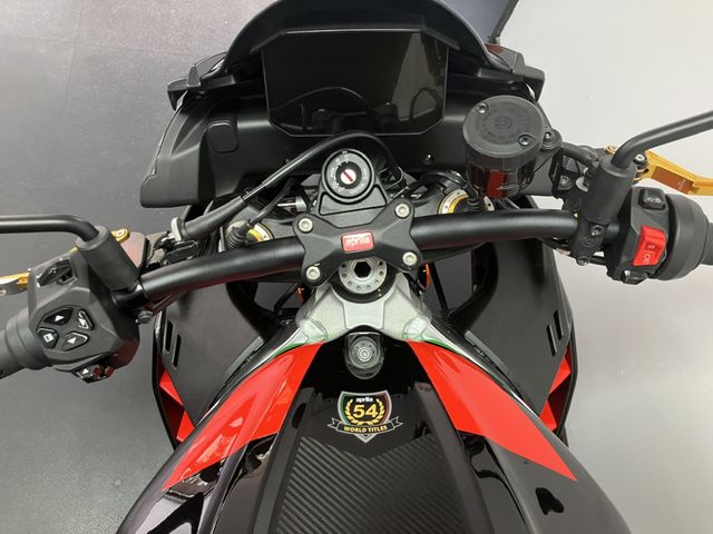 aprilia - tuono-v4-1100-factory