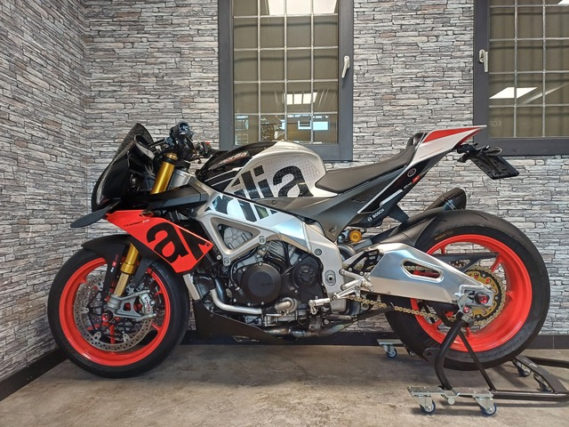 aprilia - tuono-v4-1100-factory