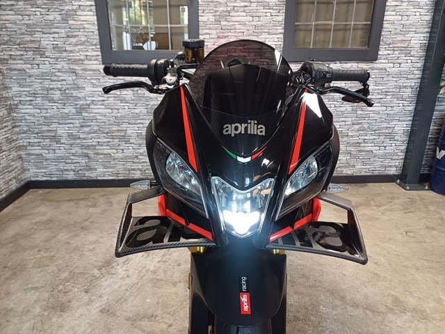 aprilia - tuono-v4-1100-factory