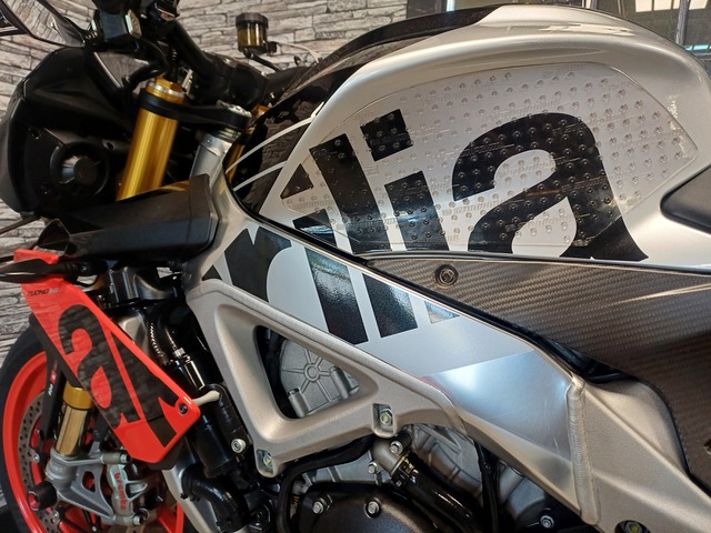 aprilia - tuono-v4-1100-factory